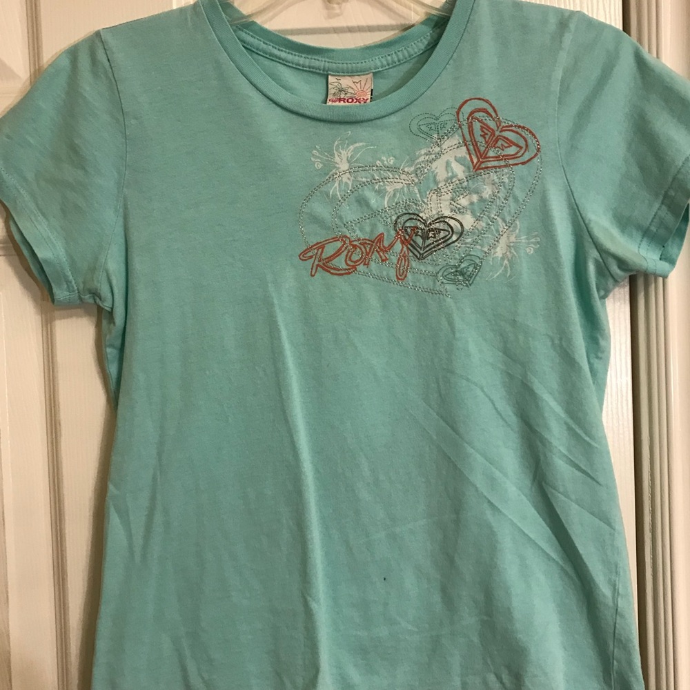 Turquoise Roxy T-shirt.
